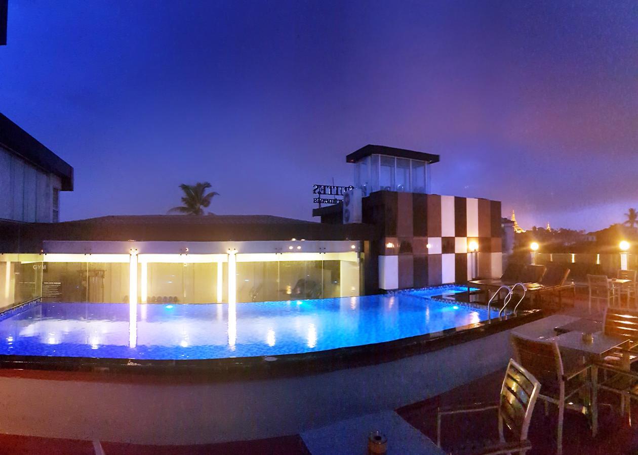 Clover Suites Royal Lake Rangoon Buitenkant foto