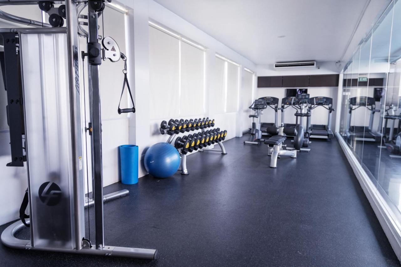 Clover Suites Royal Lake Rangoon Buitenkant foto