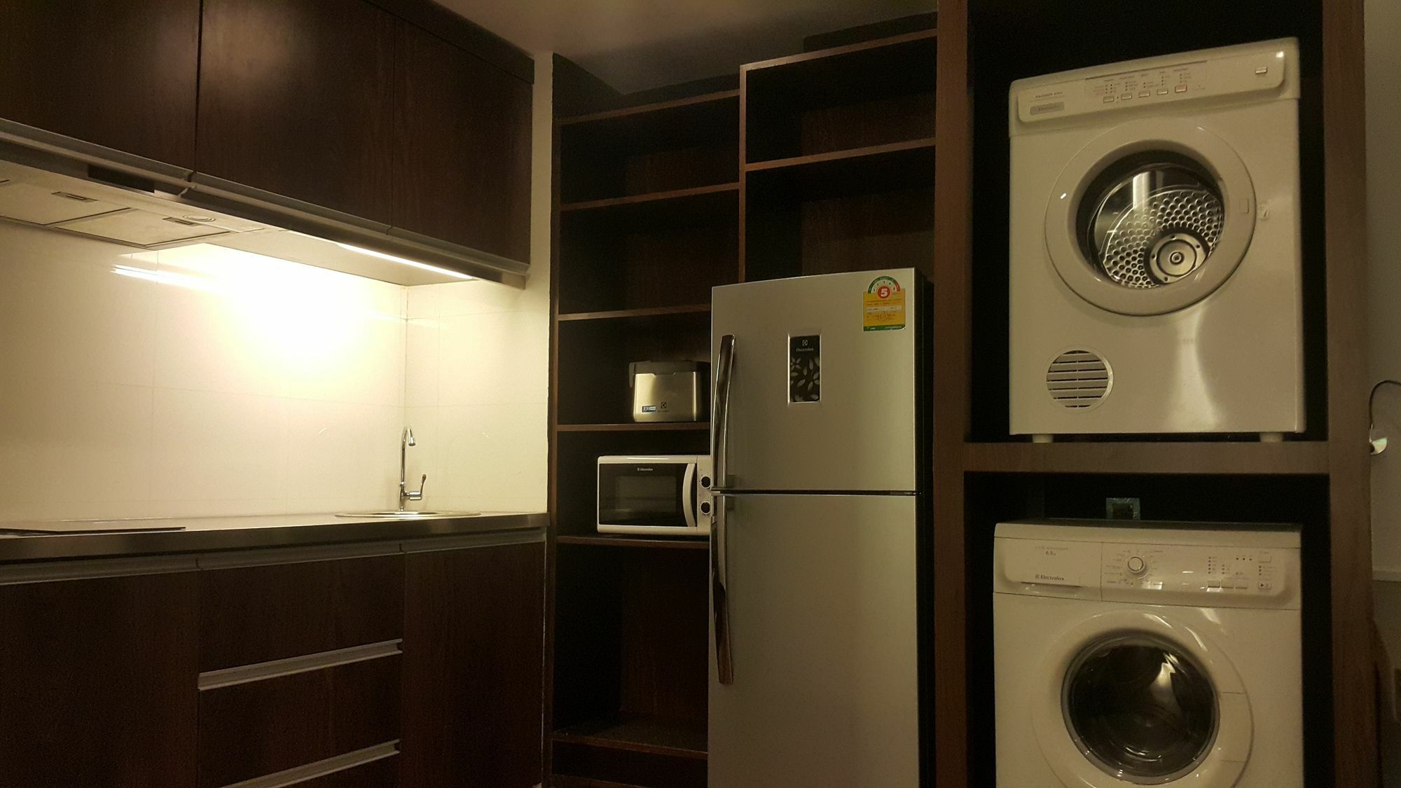Clover Suites Royal Lake Rangoon Buitenkant foto